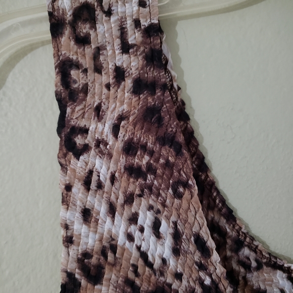 Animal Print sleeveless top - Picture 2 of 4